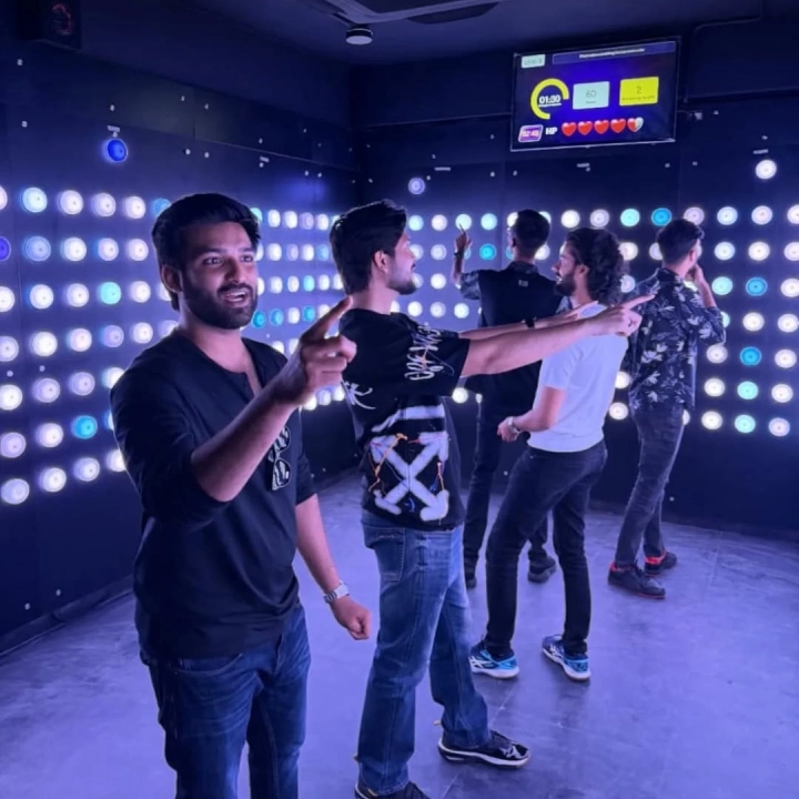 push-light-up-button-wall-game-gamestorii