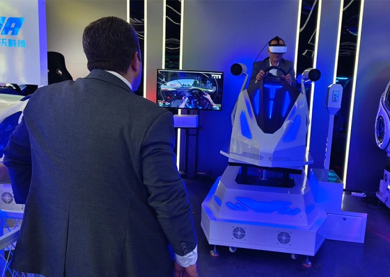 VR-Racing-Car-Customer-Experience1 order high-end VR racing simulator game