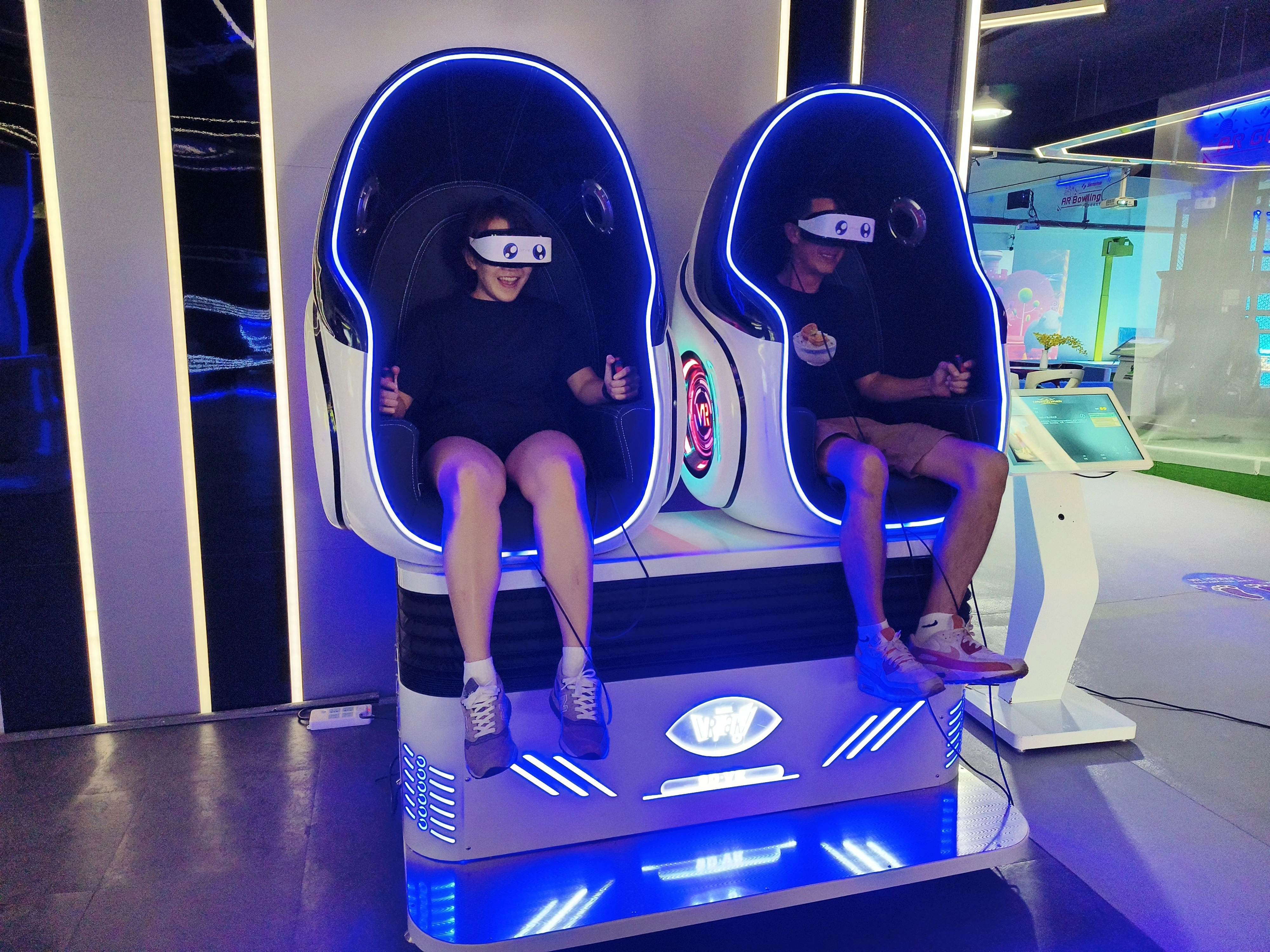 What-attracts-people-to-watch-VR-movies-in-2P-VR-Cinema What attracts people to watch VR movies in 2P VR Cinema