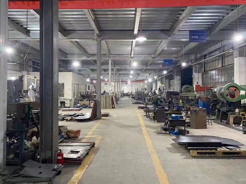 arcade-machine-factory-3 - Colorful Park