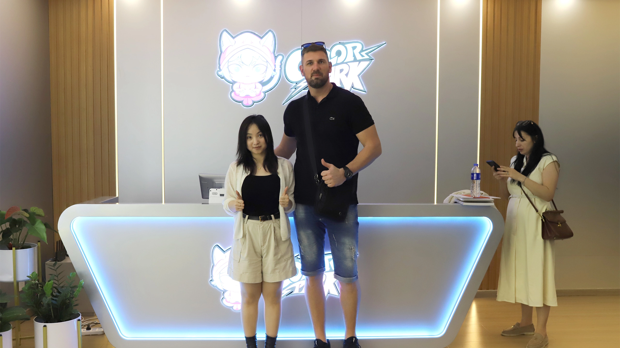 Group-photo-with-European-clients - Colorful Park