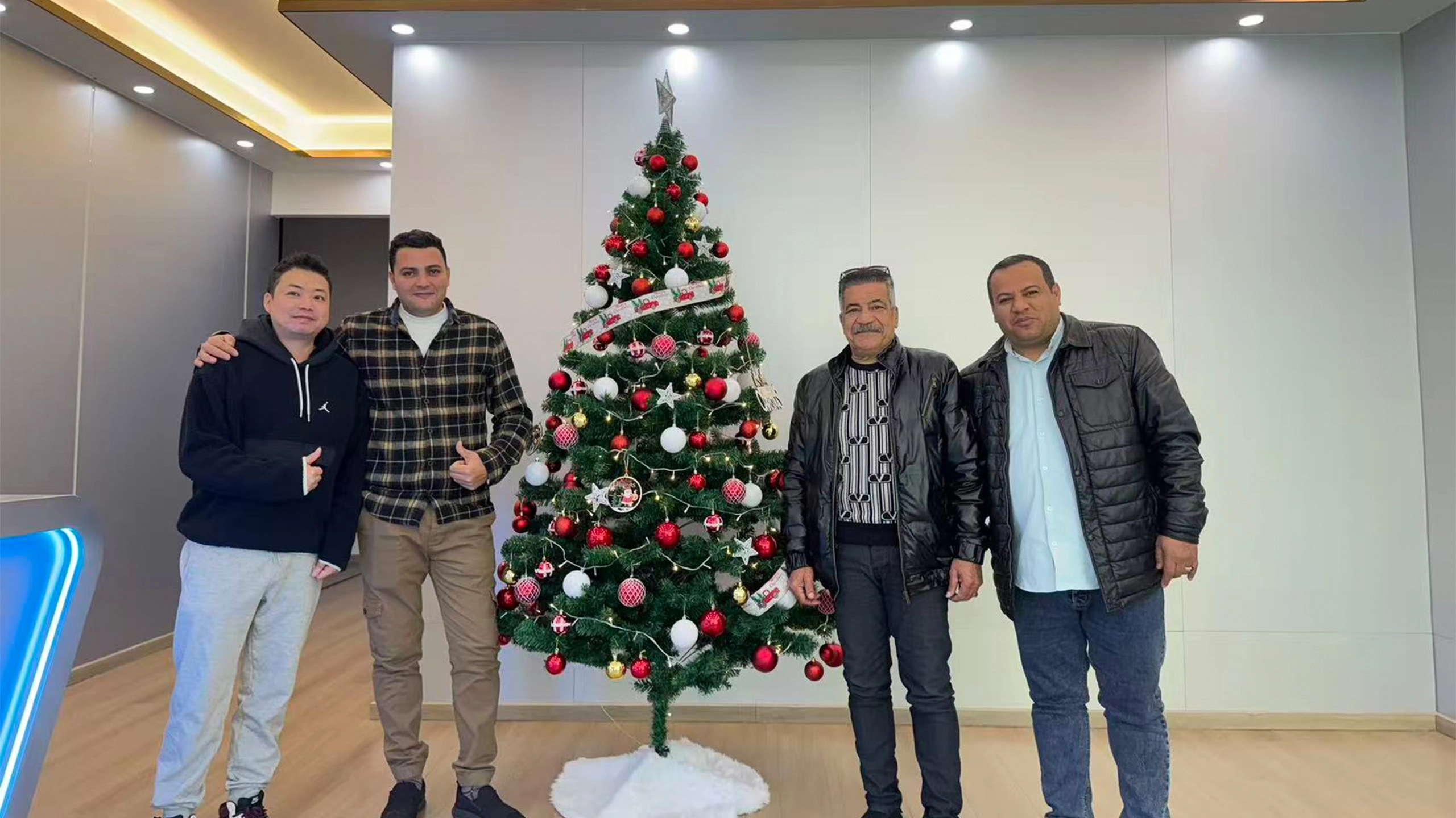 Group-photo - Colorful Park