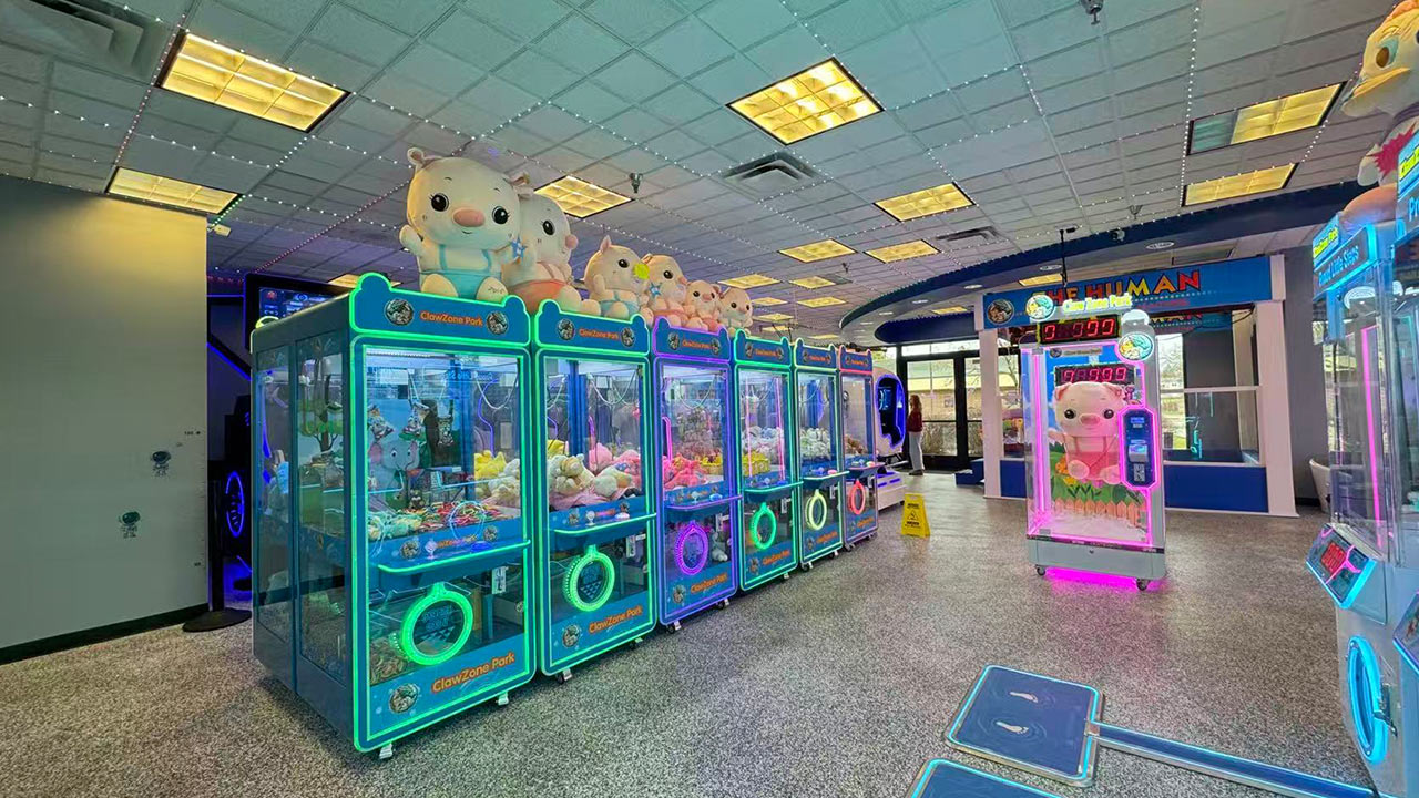 human-claw-machines-experience-zone2 - Colorful Park