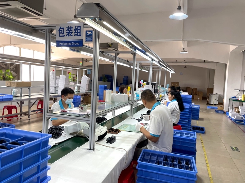 HECHANG Glasses Packaging area