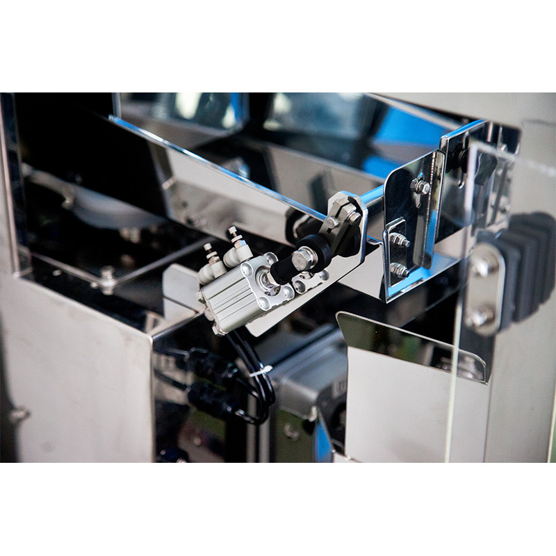 3 Head Linear Weigher Packaging Machine for Weighing Small Granules 5