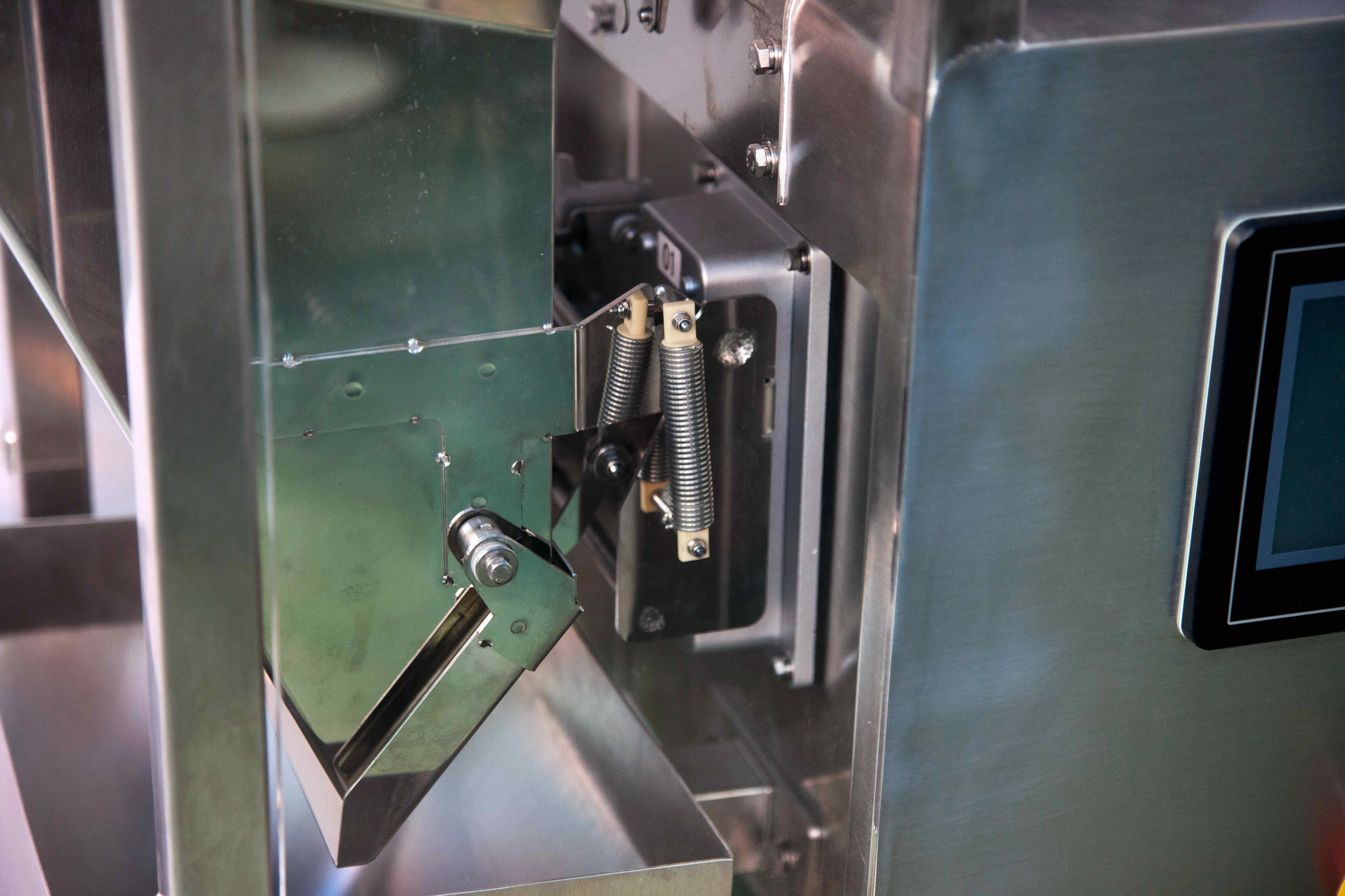 High-speed-single-head-linear-weigher-for-sugar-sesame-weighing-12 - Kenwei High speed single head linear weigher for sugar sesame weighing-12 - Kenwei