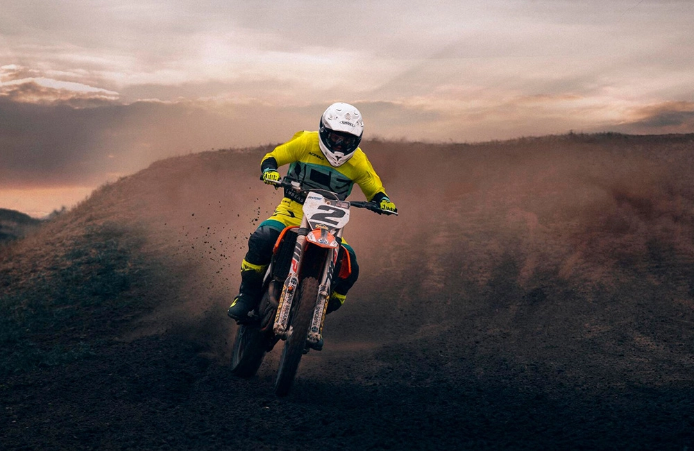 motocross-rider-action-motocross-sport-moto-sport_654080-147