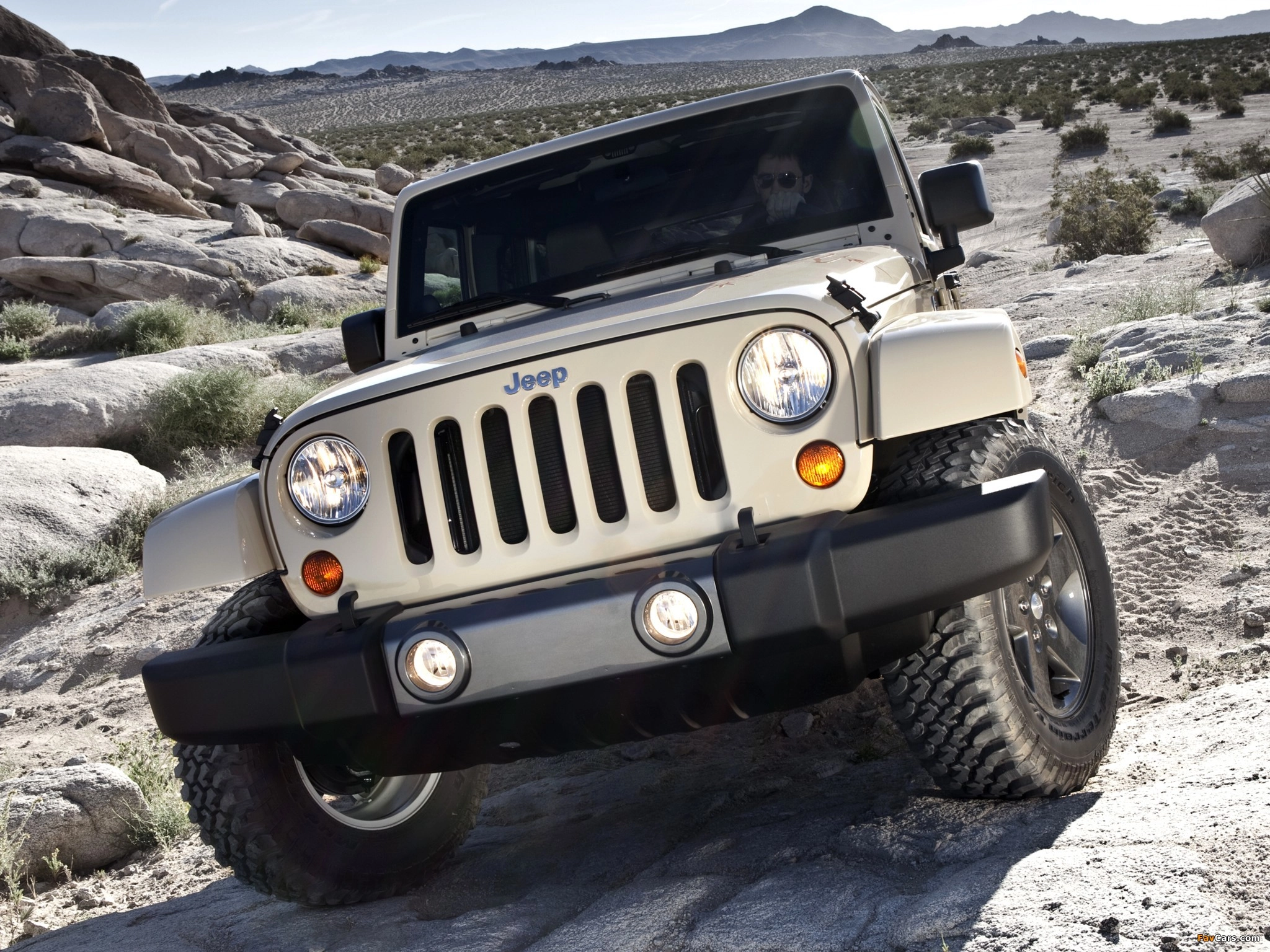 What-Makes-Off-Road-Lights-Superior-to-Regular-Car-Lights-on-Rugged-Terrain What Makes Off-Road Lights Superior to Regular Car Lights on Rugged Terrain