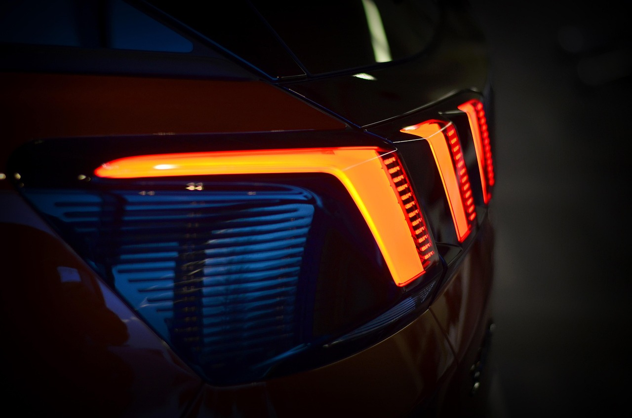 Which is better yellow fog lights or white fog lights