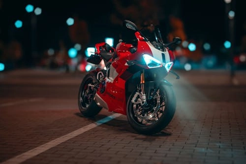 Why-Are-LED-Motorcycle-Lights-More-Suitable-for-Long-Distance-Riding Why Are LED Motorcycle Lights More Suitable for Long-Distance Riding