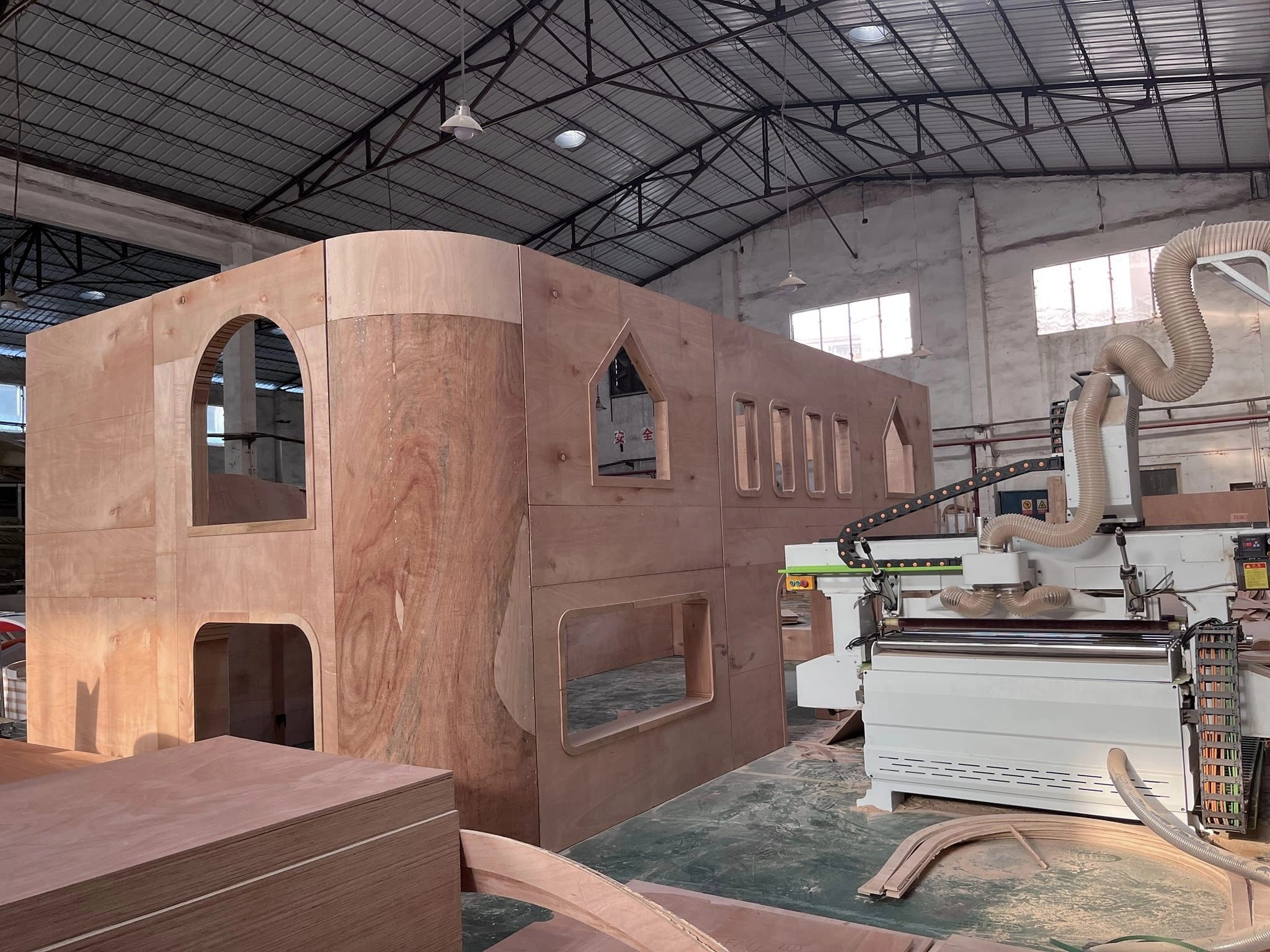 BLEE AMUSEMENT EQUIPMENT FACTORY (1) - BLEE