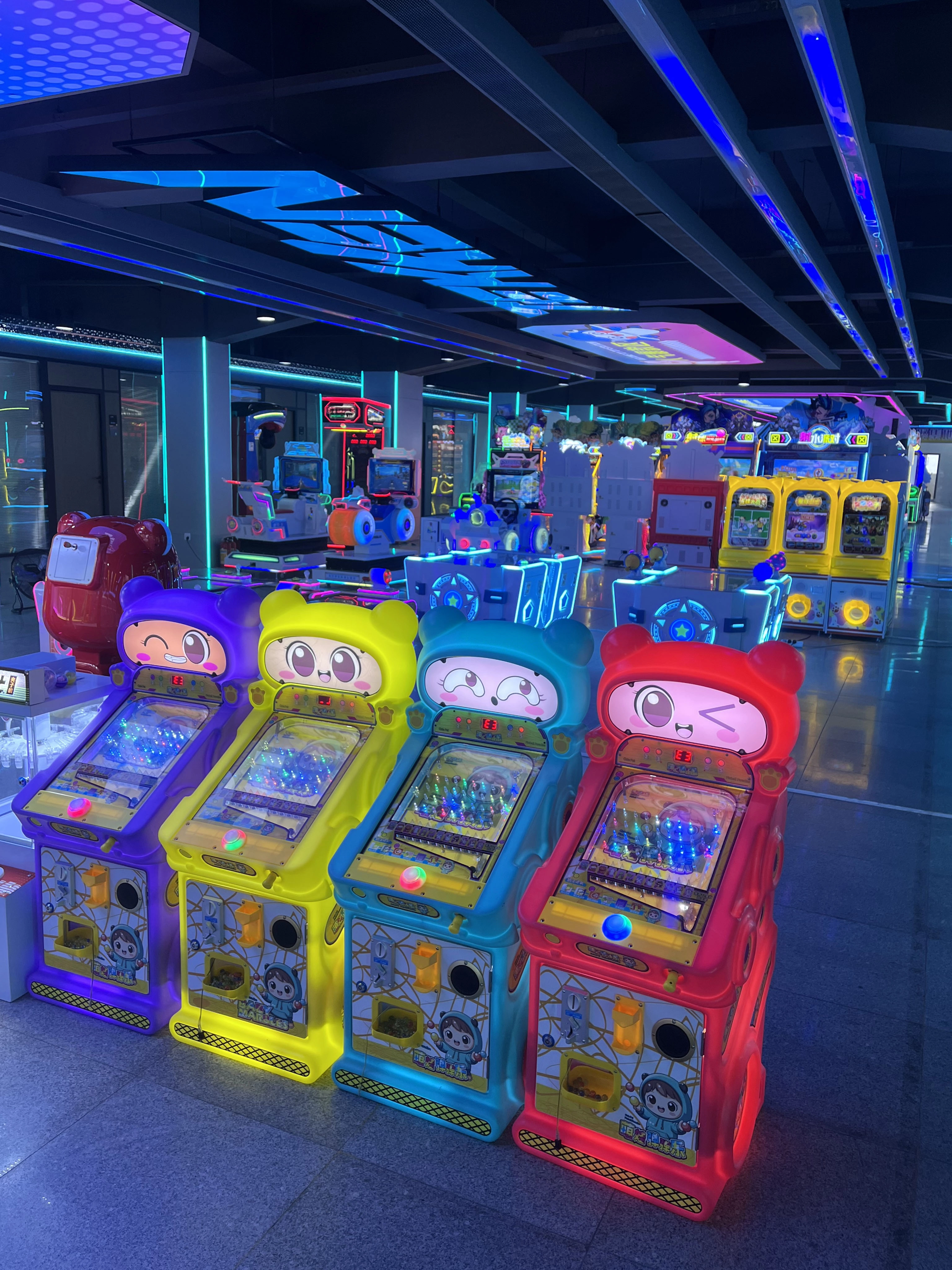 Blee arcade game Showroom - BLEE