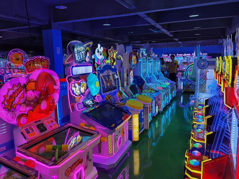 arcade game machine - BLEE