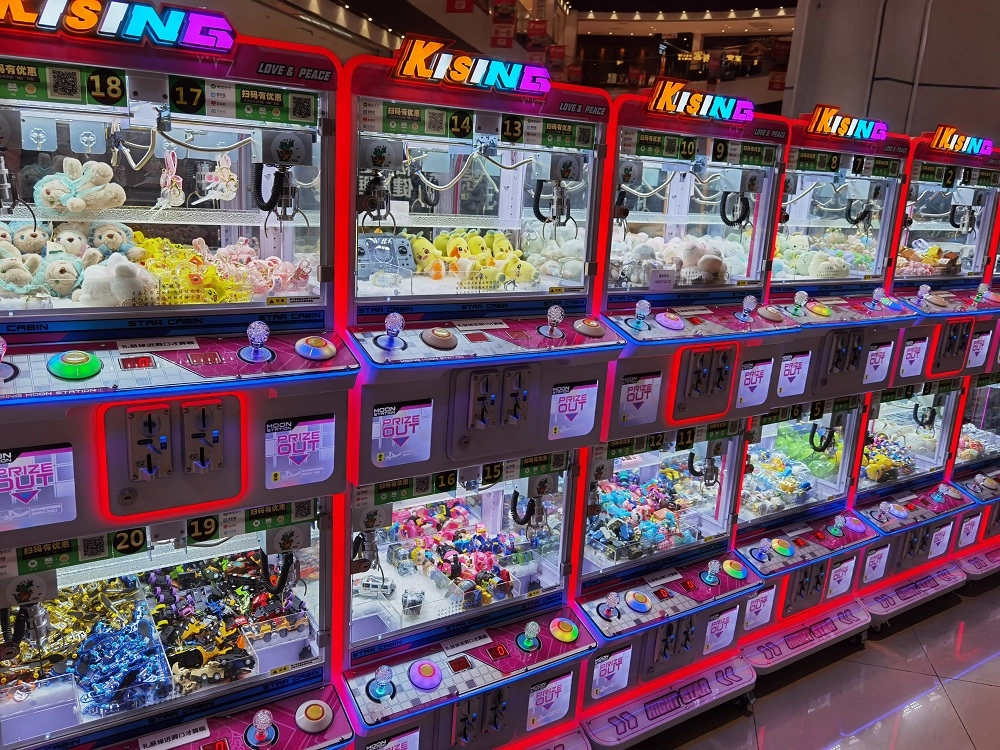 claw machine - BLEE