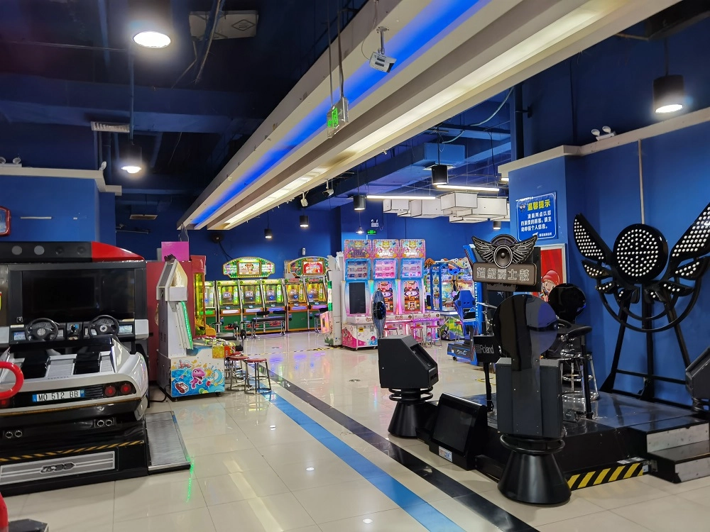 VR game machines - BLEE
