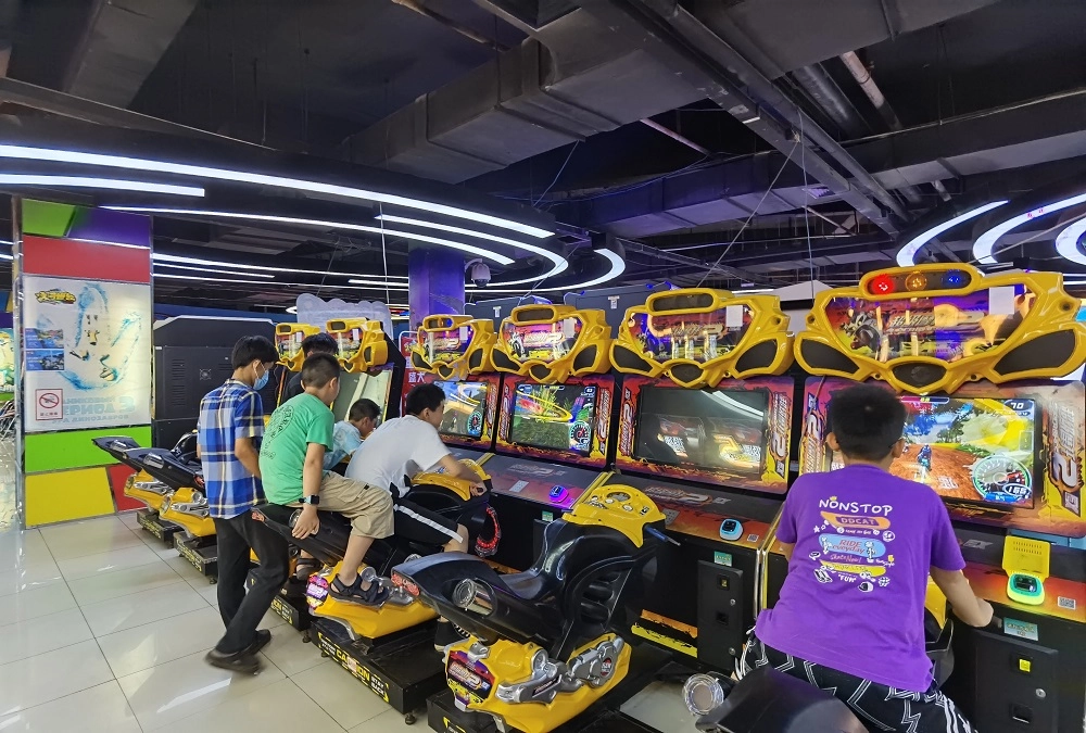 racing game machines - BLEE