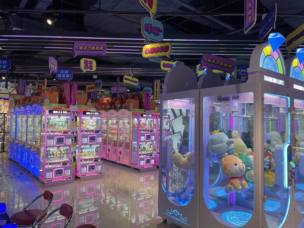 commercial claw machine - BLEE