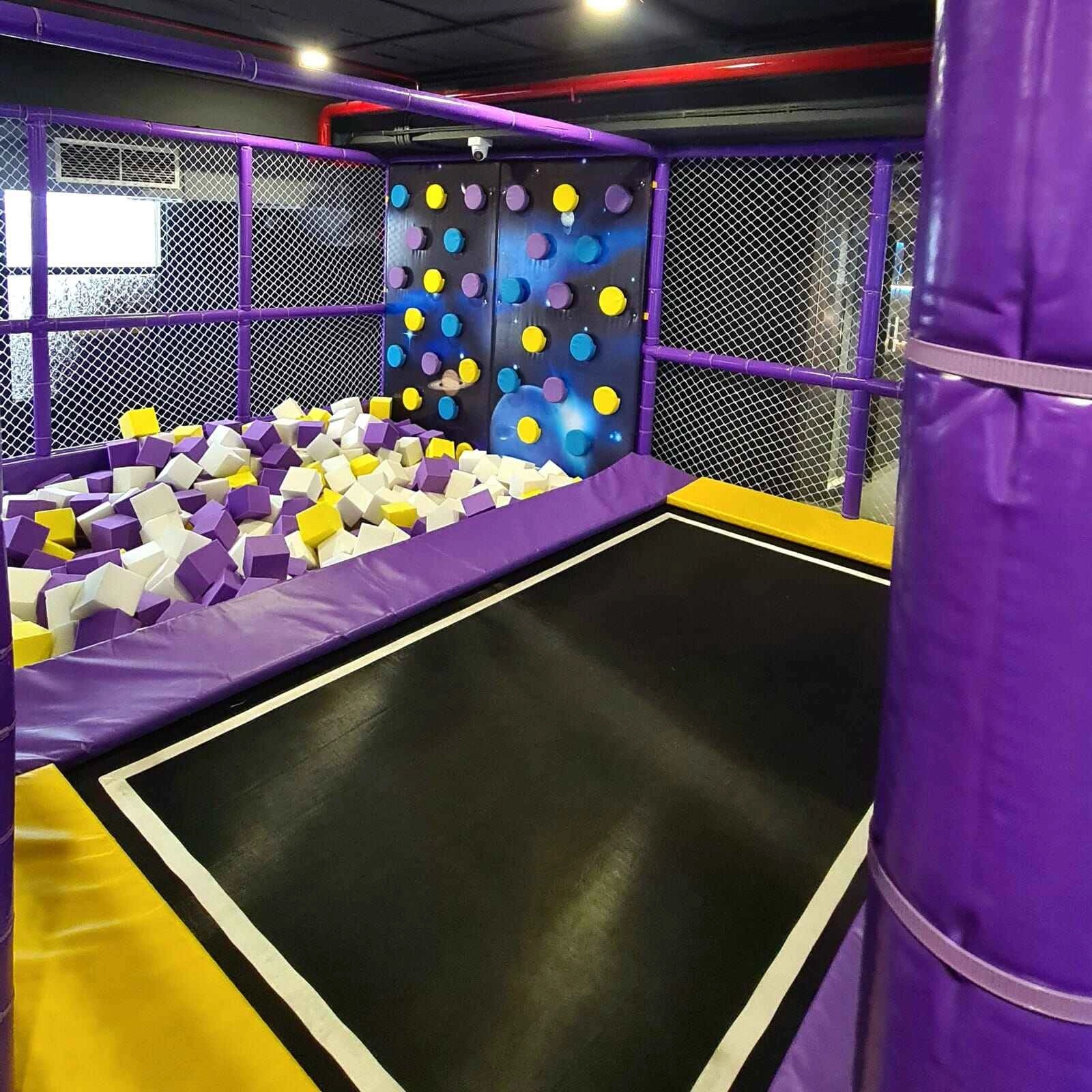Indoor Trampoline Jump Park 6 - BLEE