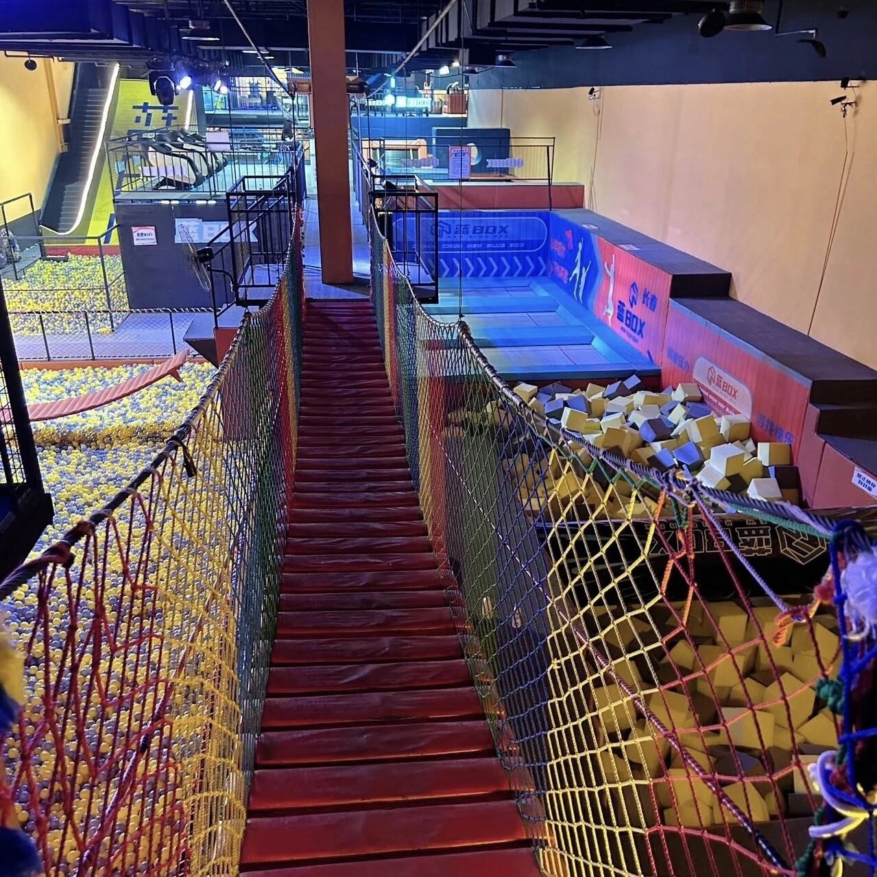 Indoor Trampoline Park China 4 - BLEE