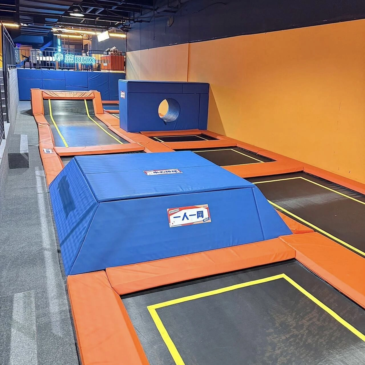 Indoor Trampoline Park China 8 - BLEE