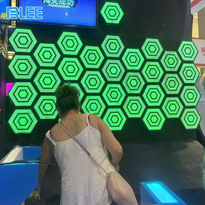 Throw Arena Game 2 - BLEE