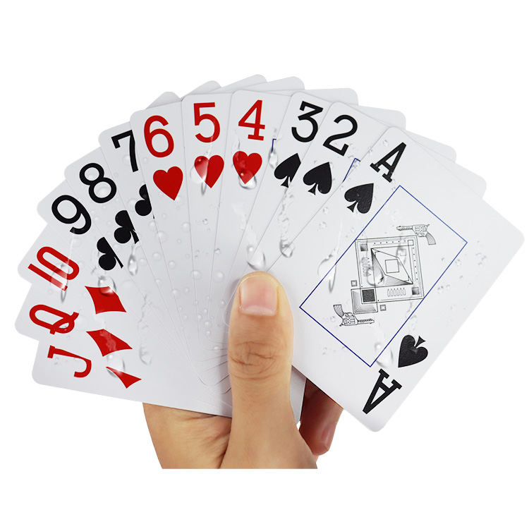 red Plastic poker (11)