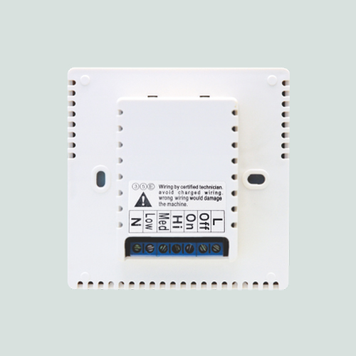 Parte posterior del termostato digital Qunda para aire acondicionado central QD-HVAC05E - SYSTO