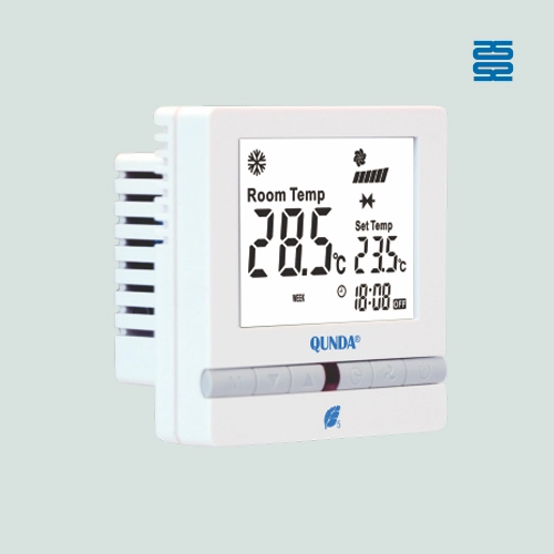 El lateral del termostato digital Qunda para aire acondicionado central QD-HVAC05E - SYSTO El lateral del termostato digital Qunda para aire acondicionado central QD-HVAC05E - SYSTO