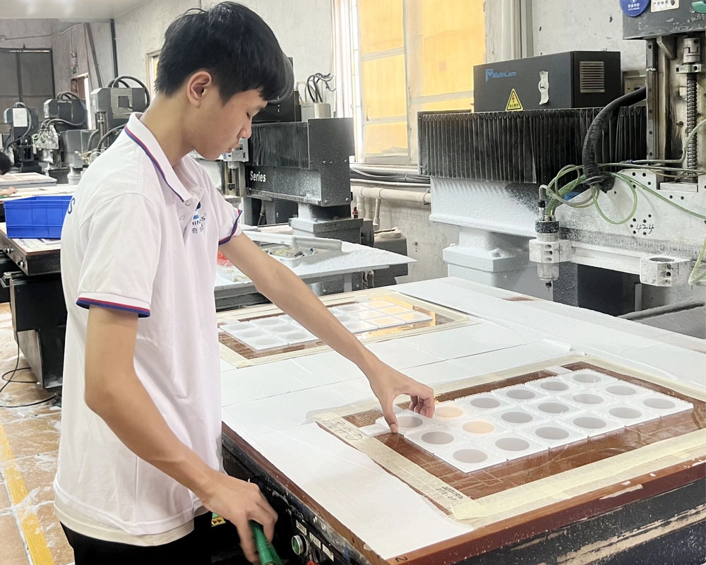 CNC-engrave-1 - CHINAPLAS