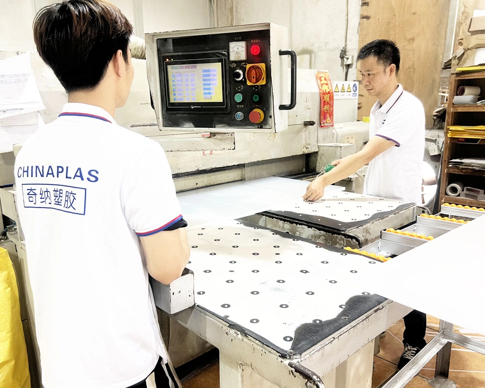 Saw-cutting-1 - CHINAPLAS Saw-cutting-1 - CHINAPLAS