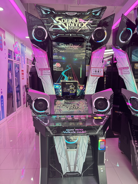 bonus hole coin pusher