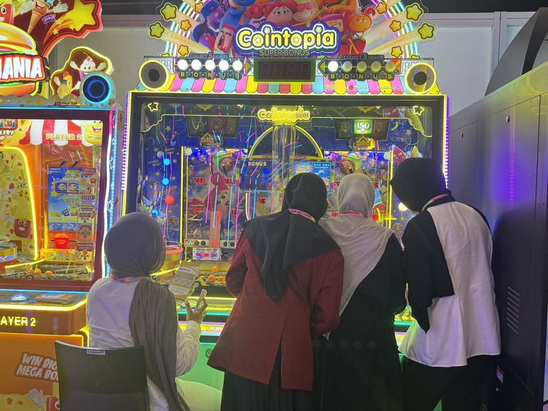 bonus hole coin pusher bonus hole coin pusher