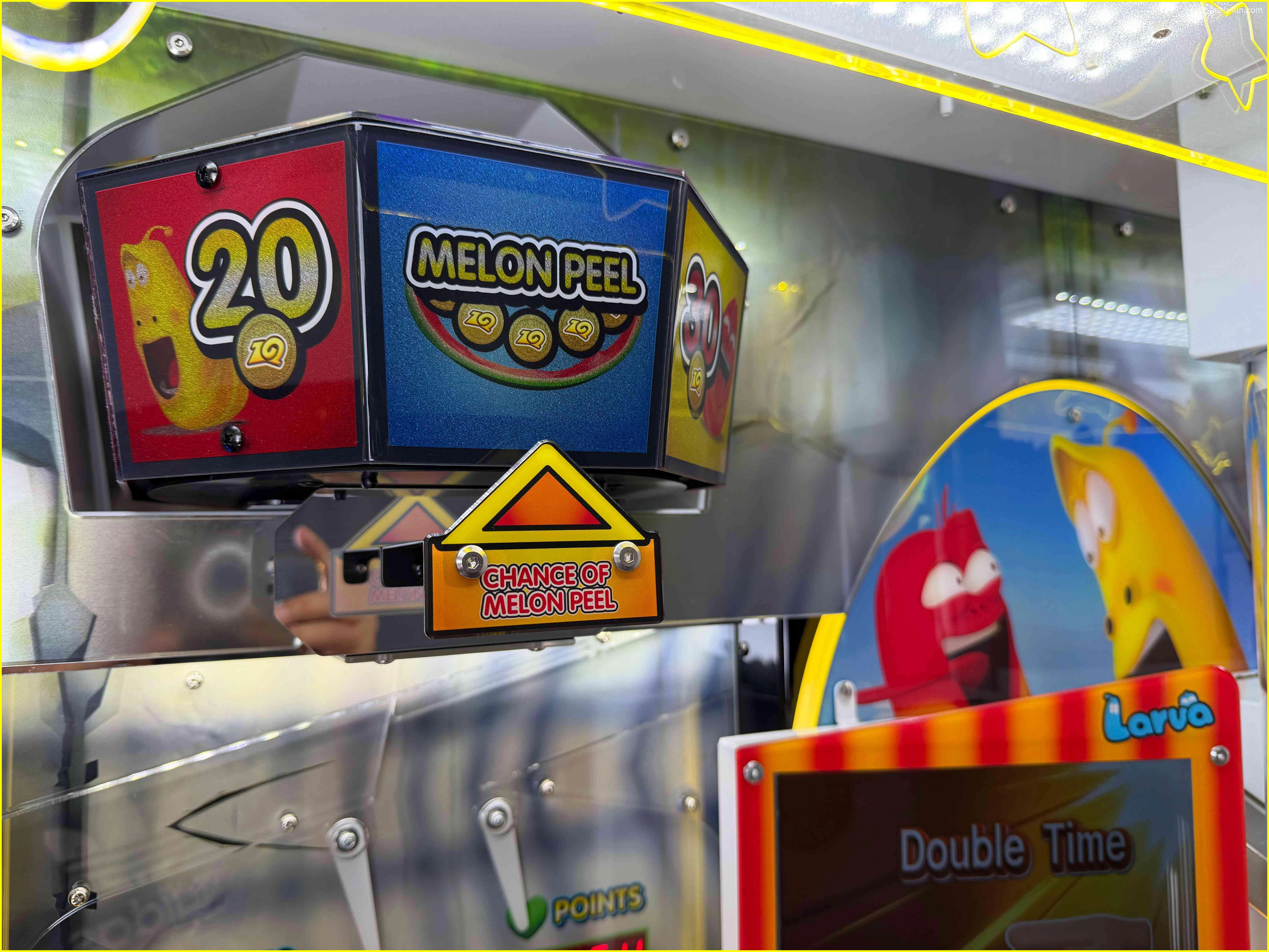 LARVA coin pusher 6