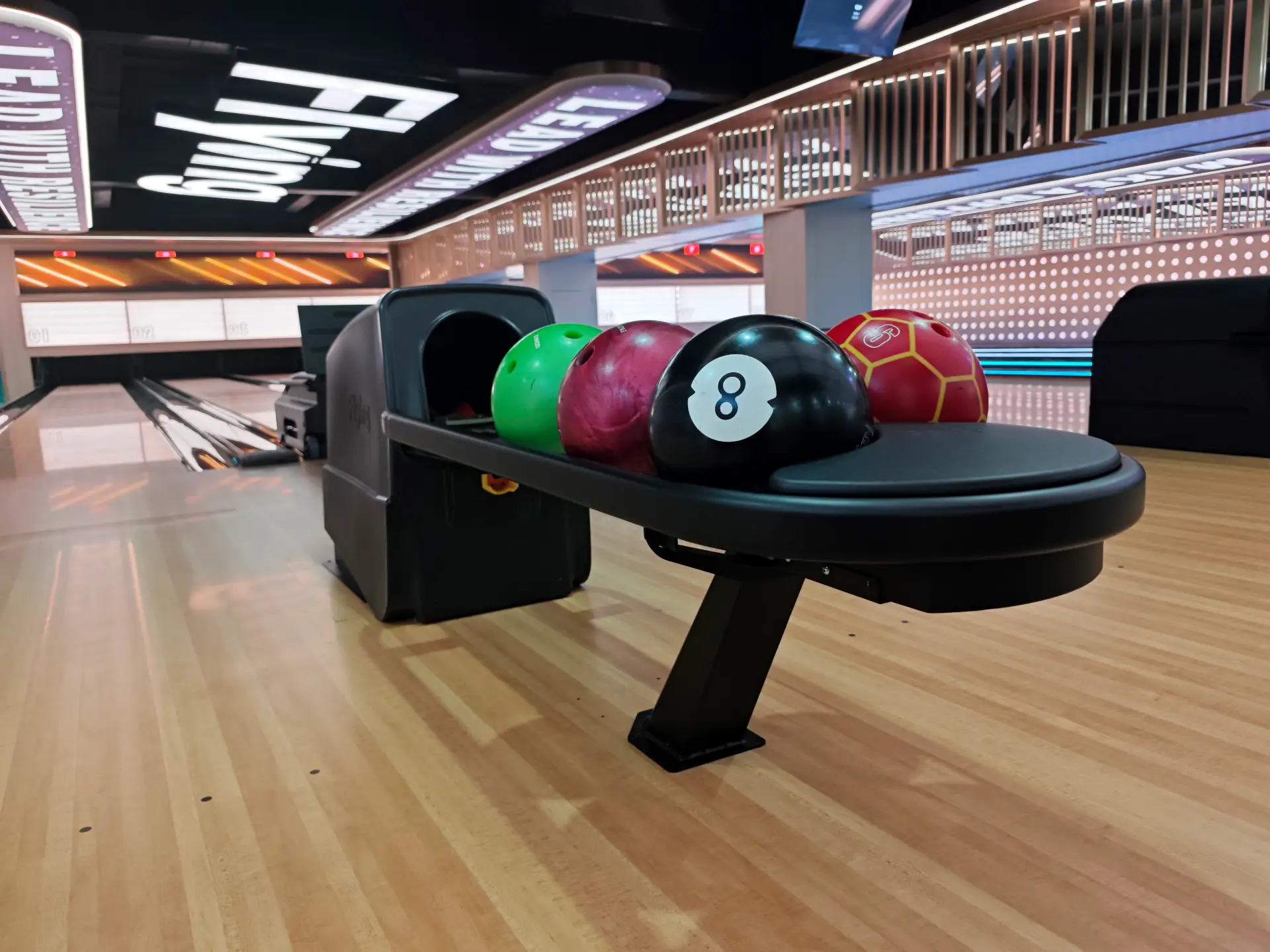 Flying Bowling - máquina de retorno de bolas Flying Bowling - máquina de retorno de bolas