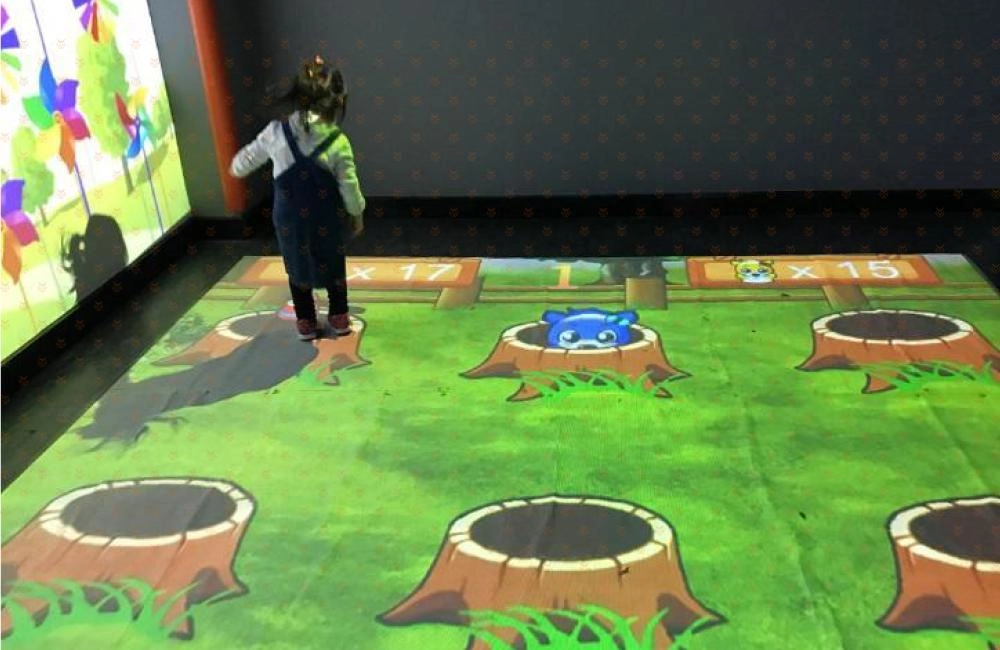 AR floor interactive game (3)