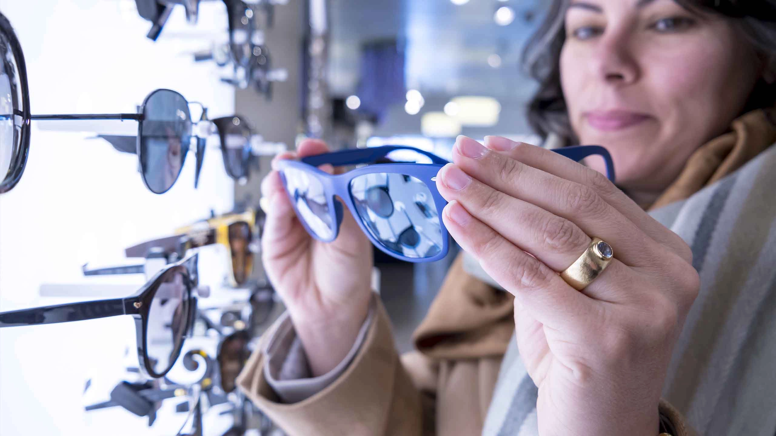 U.S.-Eyewear-Industry---Statistics-&-Facts - KARUSON