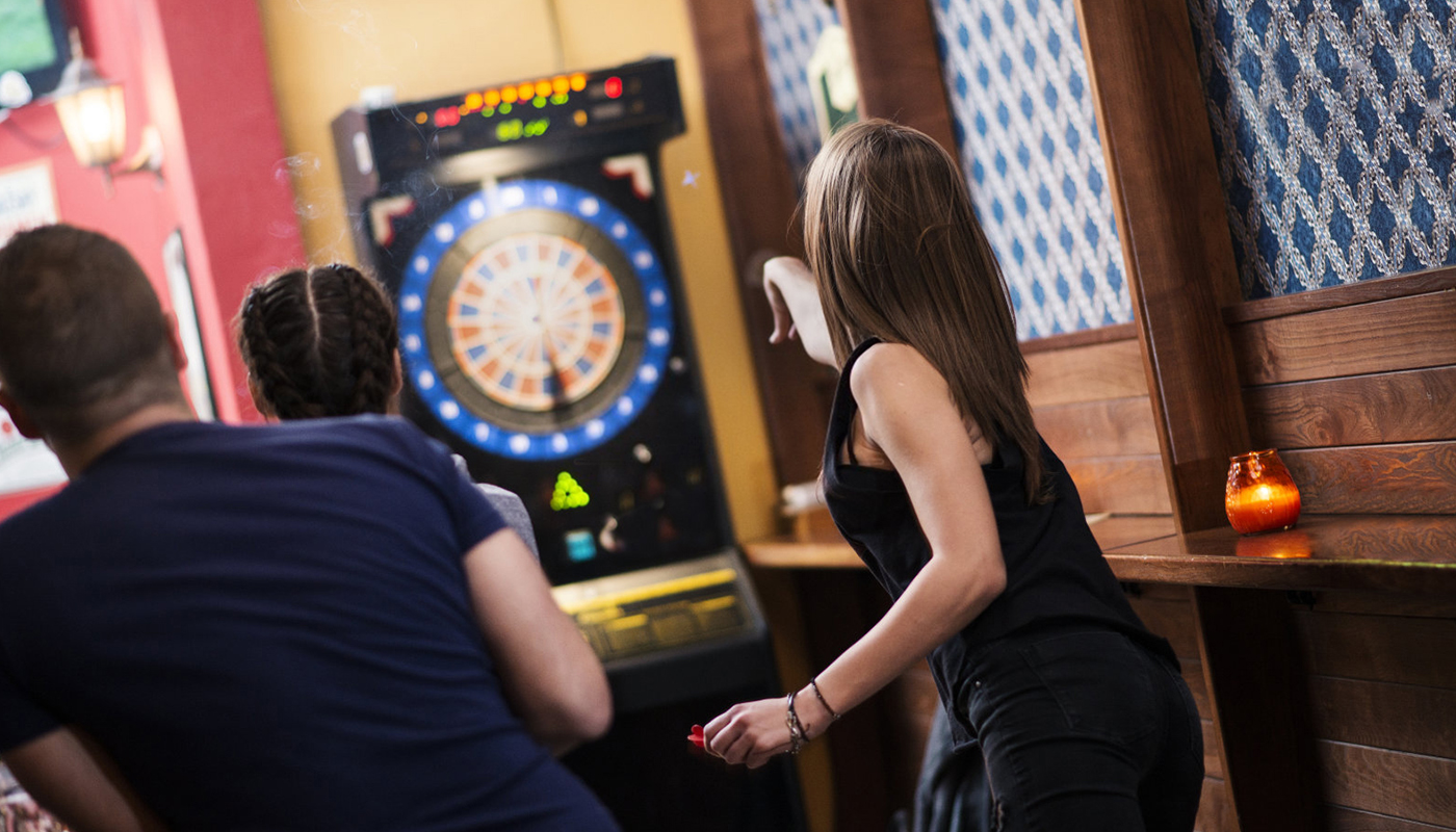 darts in bars