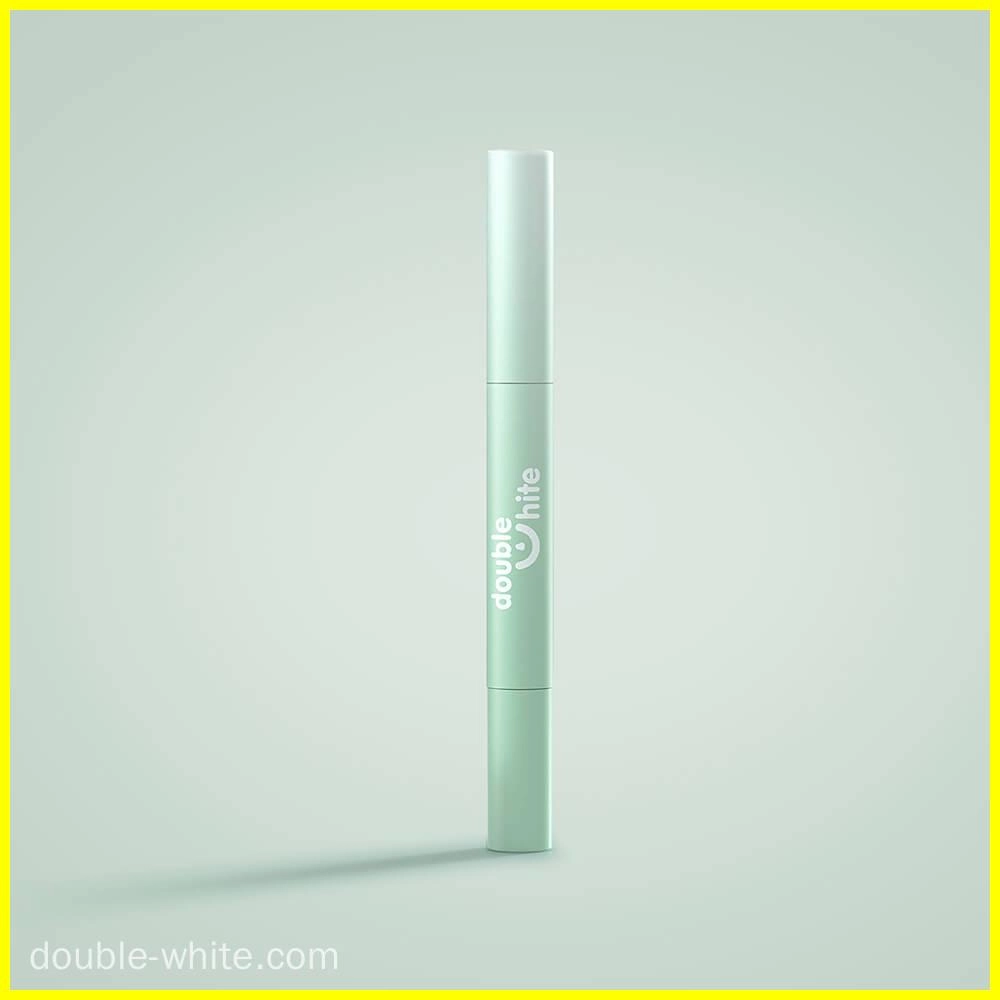 Un tube vert et blanc de gel blanchissant pour les dents Double White.