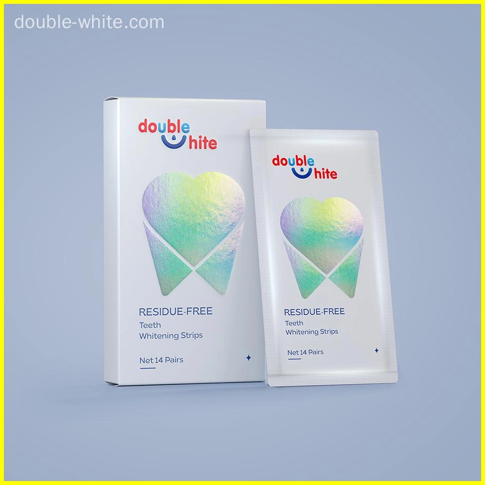 Uma caixa e um pacote de tiras de clareamento dental sem resíduos Double White. - Double White