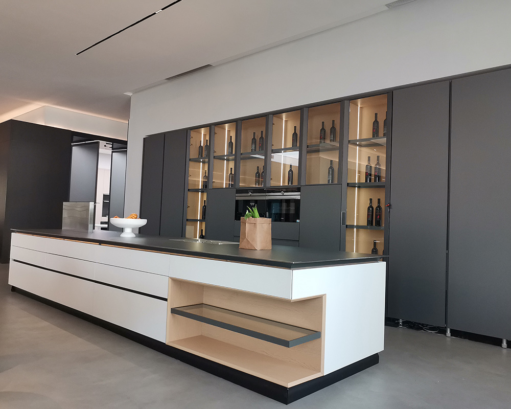 Kitchen cabinet design with island