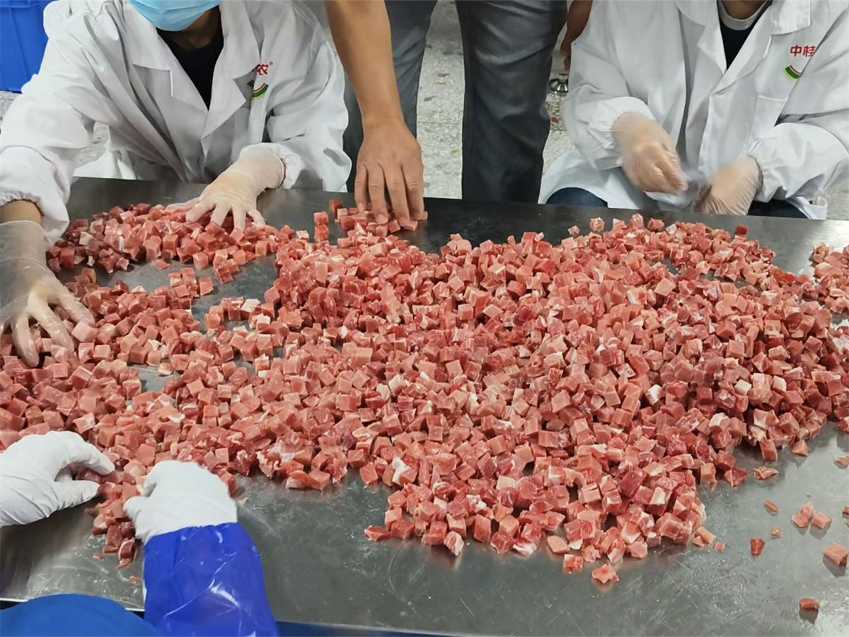 冻肉切丁效果现场 - 祥九瑞盈