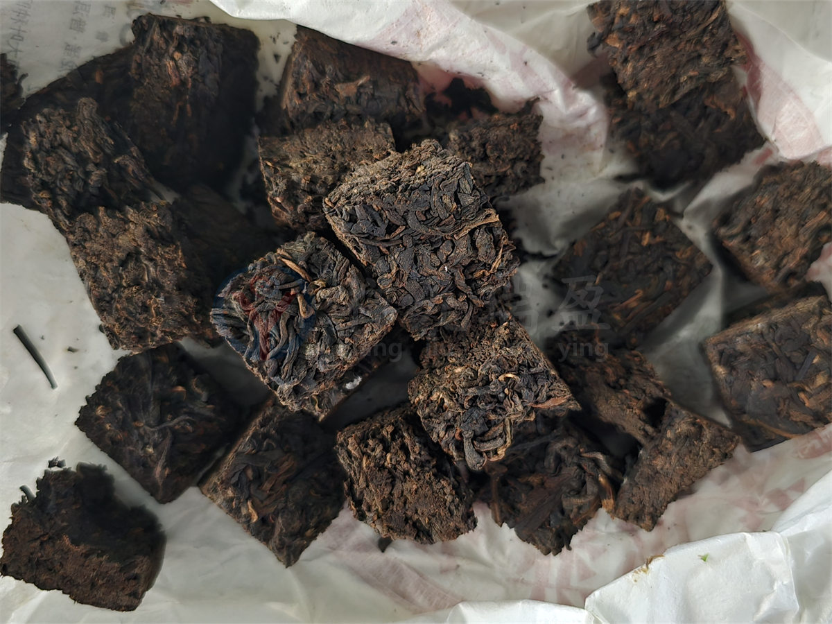 方形茶块切割机 (2) 方形茶块切割机 (2)