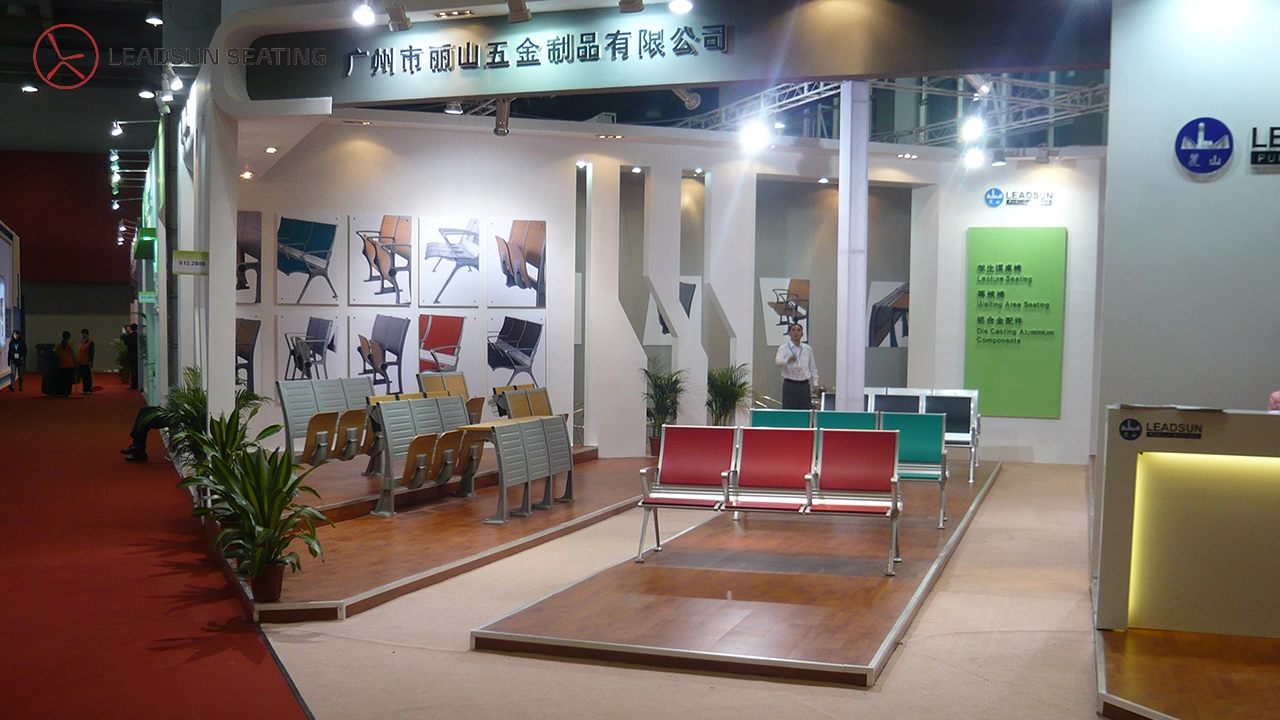 Leadsun-Seating-company-exhibit-booth-displaying-various-models-of-public-seating-solutions. Leadsun Seating company exhibit booth displaying various models of public seating solutions.