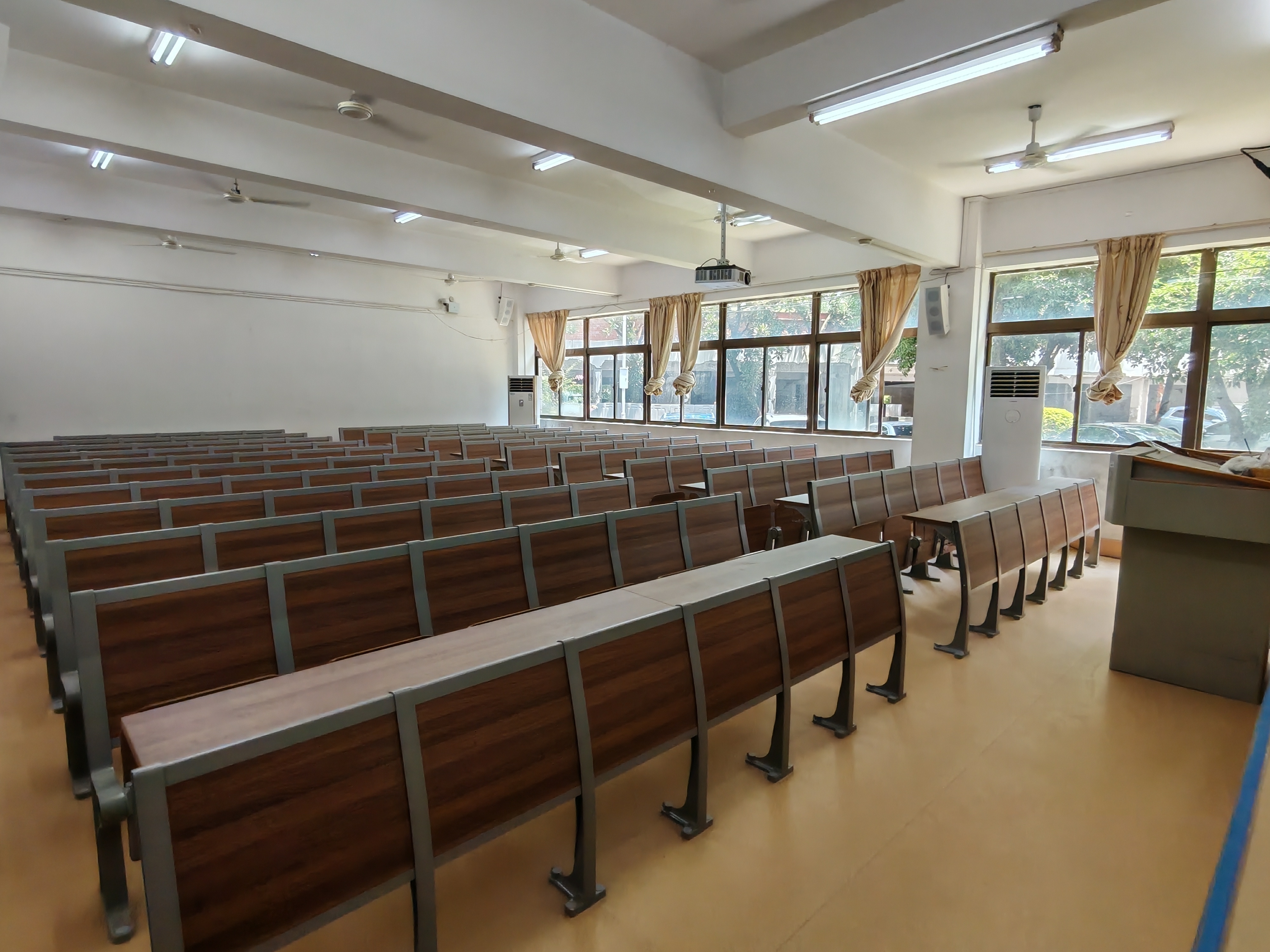 Hunan University Fixed School Desks and Chairs-5