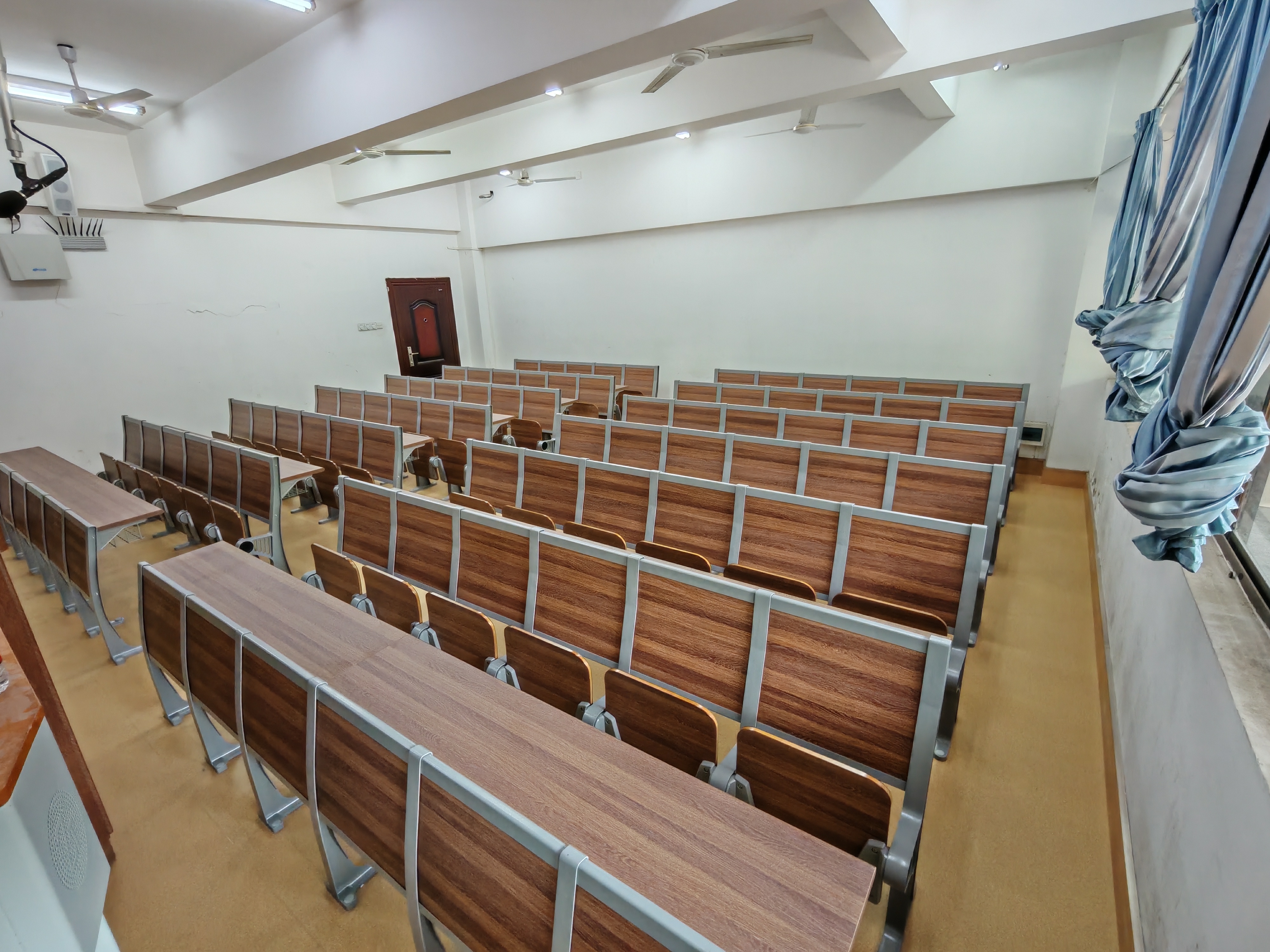 Hunan University Fixed School Desks and Chairs-4