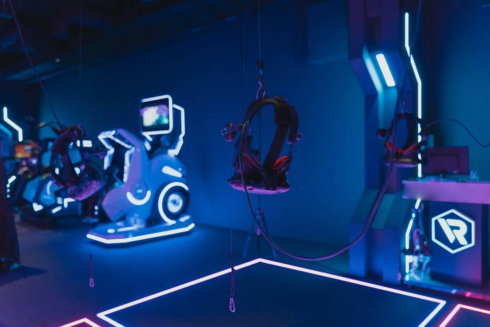 VR 360 simulator gaming station with glowing neon lights. - VRN0.1