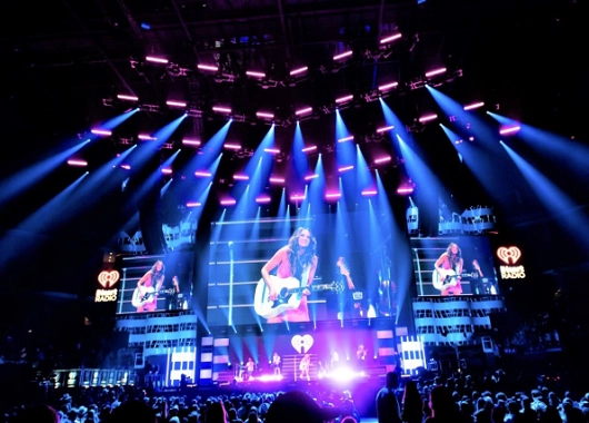 stage-moving-light - LQE
