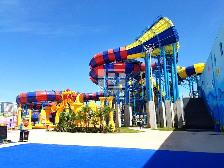 Heilongjiang-Qiqihar-Aoyue-Ice-And-Snow-Water-World - WM INTERNATIONAL water park slide - WM INTERNATIONAL