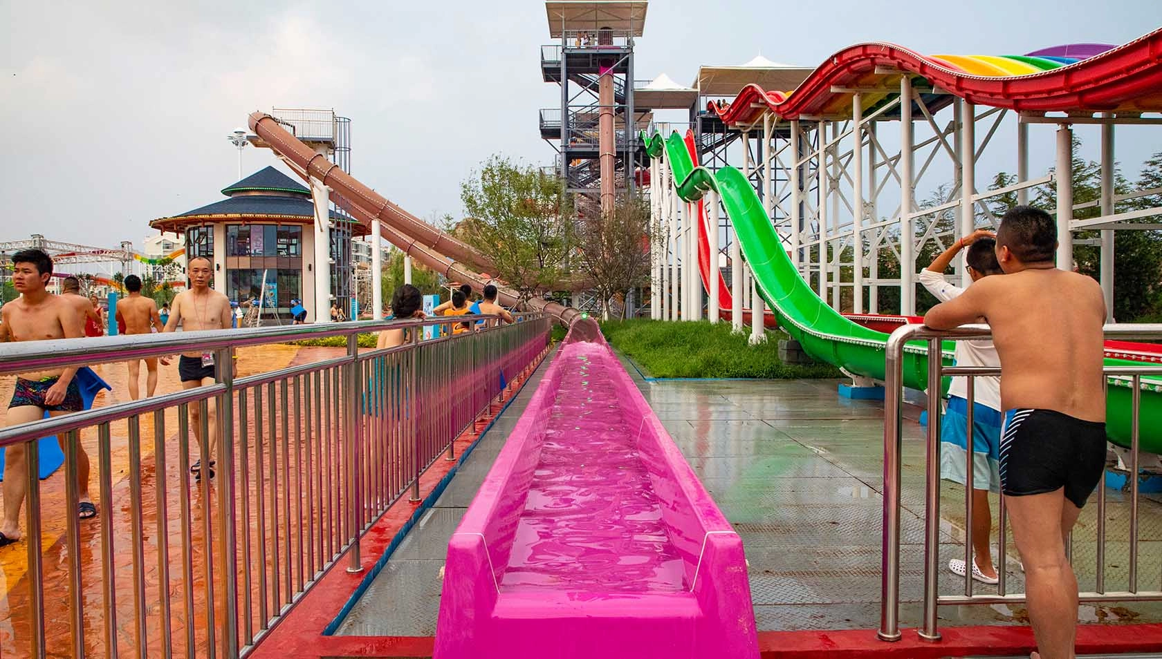 Aqualoop Slide - WM INTERNATIONAL