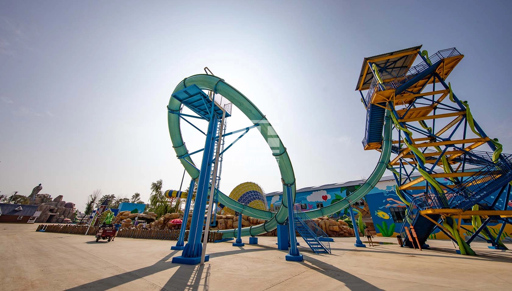 Aqualoop-Slide - WM INTERNATIONAL Aqualoop Slide - WM INTERNATIONAL